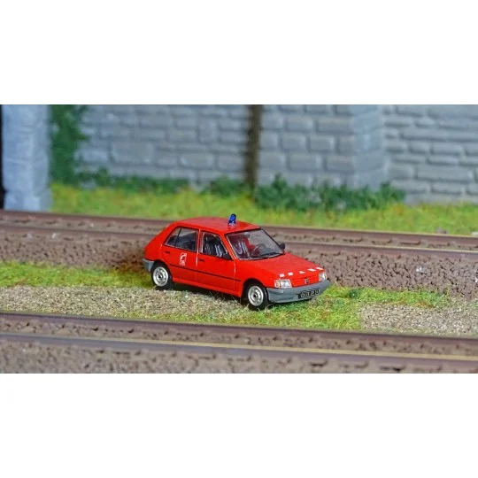 CB-154-Ree Modeles CB154 Voiture Peugeot 205 GE, Pompier 18