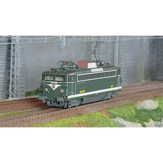 R37_HO41075DS-R37 HO41075DS Locomotive électrique BB 8550, SNCF, verte, Villeneuve, digital sonorisée
