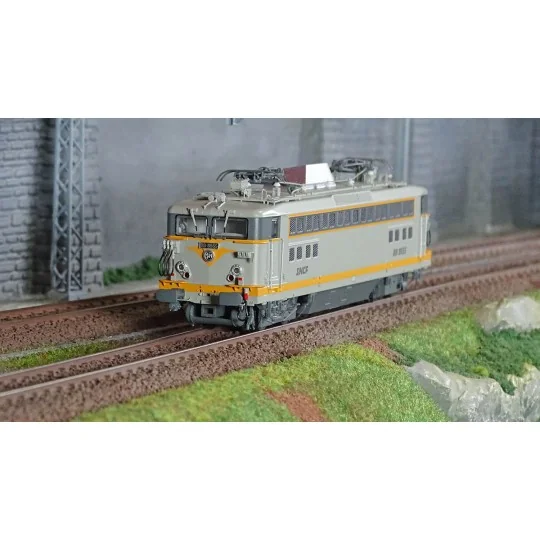 R37_HO41077-R37 HO41077 BB 8555 electric locomotive, SNCF, Concrete Grey, Villeneuve