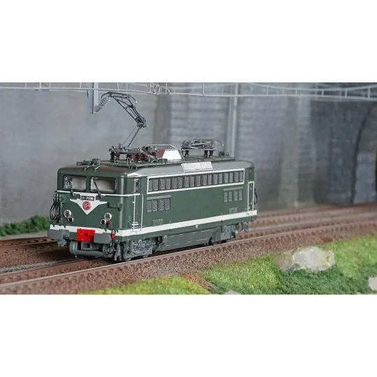 R37_HO41084DS-R37 HO41084DS Electric locomotive BB 17096, SNCF, green, Lens, digital sound