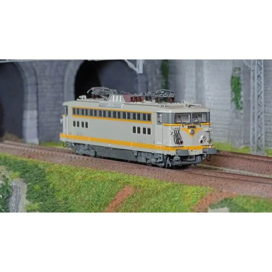 R37_HO41085DS-R37 HO41085DS BB 17101 electric locomotive, SNCF, green, La Chapelle, digital sound