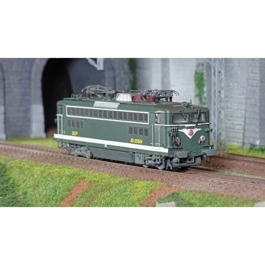 R37_HO41087-R37 HO41087 Electric locomotive BB 25564, SNCF, green, U6 buffers, Achères
