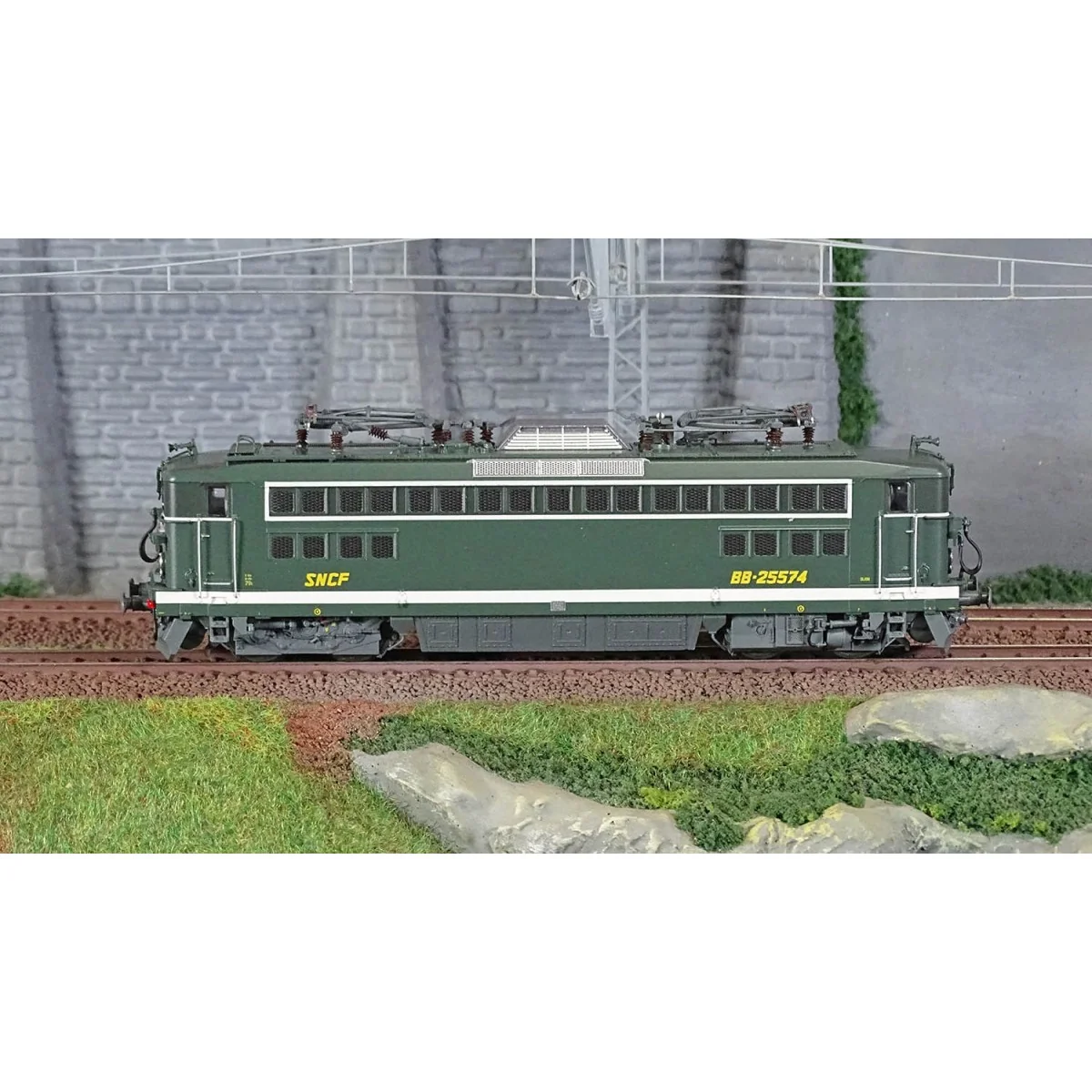 R37 HO41088DS Locomotive électrique BB 25574, SNCF, verte, tampons U6, étrave, Dijon, digital sonorisée Rail 37 - R37 R37_HO4108