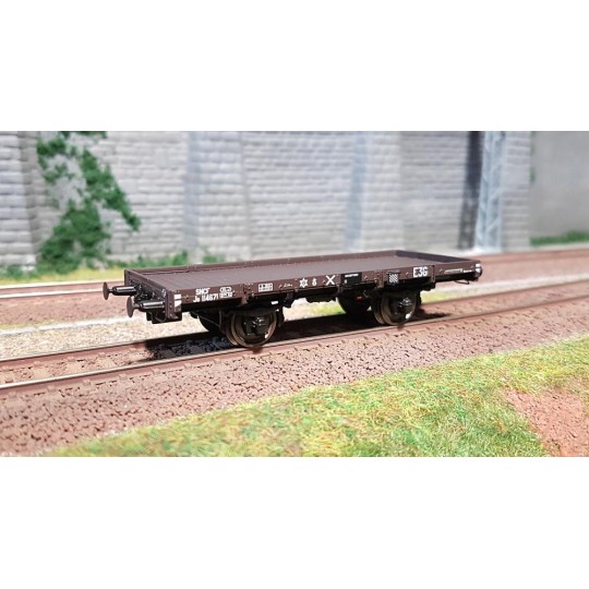 WB-439-Ree models WB 439 Flat wagon, original PLM, SNCF, PLM box, solid wheels