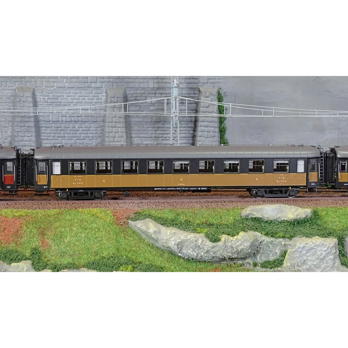 Models World 40925 Set of 3 OCEM RA coaches, A8 / B9 / B9 PLM Models World 40925 Set of 3 OCEM RA coaches, A8 / B9 / B9 PLM
