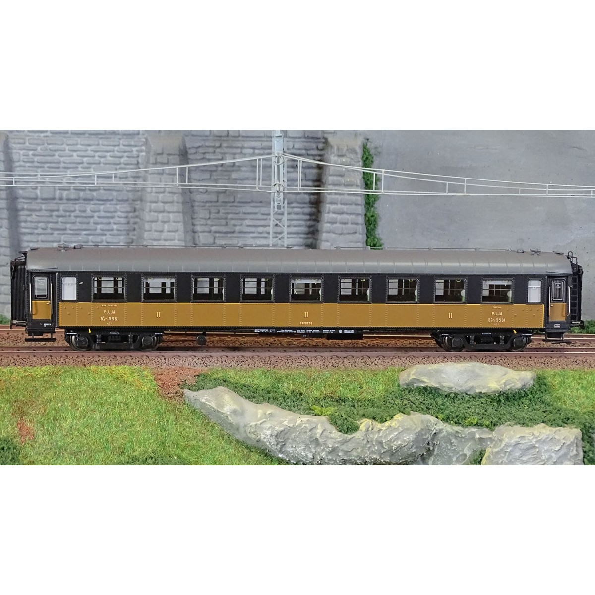 Models Word 40926 OCEM RA coaches, B9 yfi, Sienna Yellow, PLM - MW_...