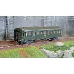 Models Word 40934 OCEM RA coaches, B9, green 301, grey chassis, UIC...