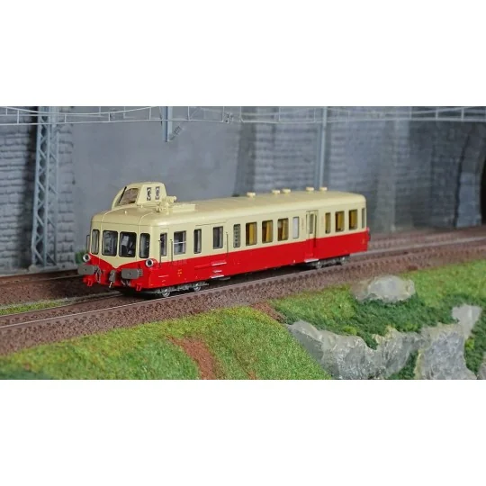 LS Models 10134S Autorail XRG 3864, Picasso, Rouge/Crème, RG, 1ère/2ème classe, Nantes, digital sonore Ls models Lsm_10134S - 1 Lsm_10134S-LS Models 10134S Autorail XRG 3864, Picasso, Rouge/Crème, RG, 1ère/2ème classe, Nantes, digital sonore