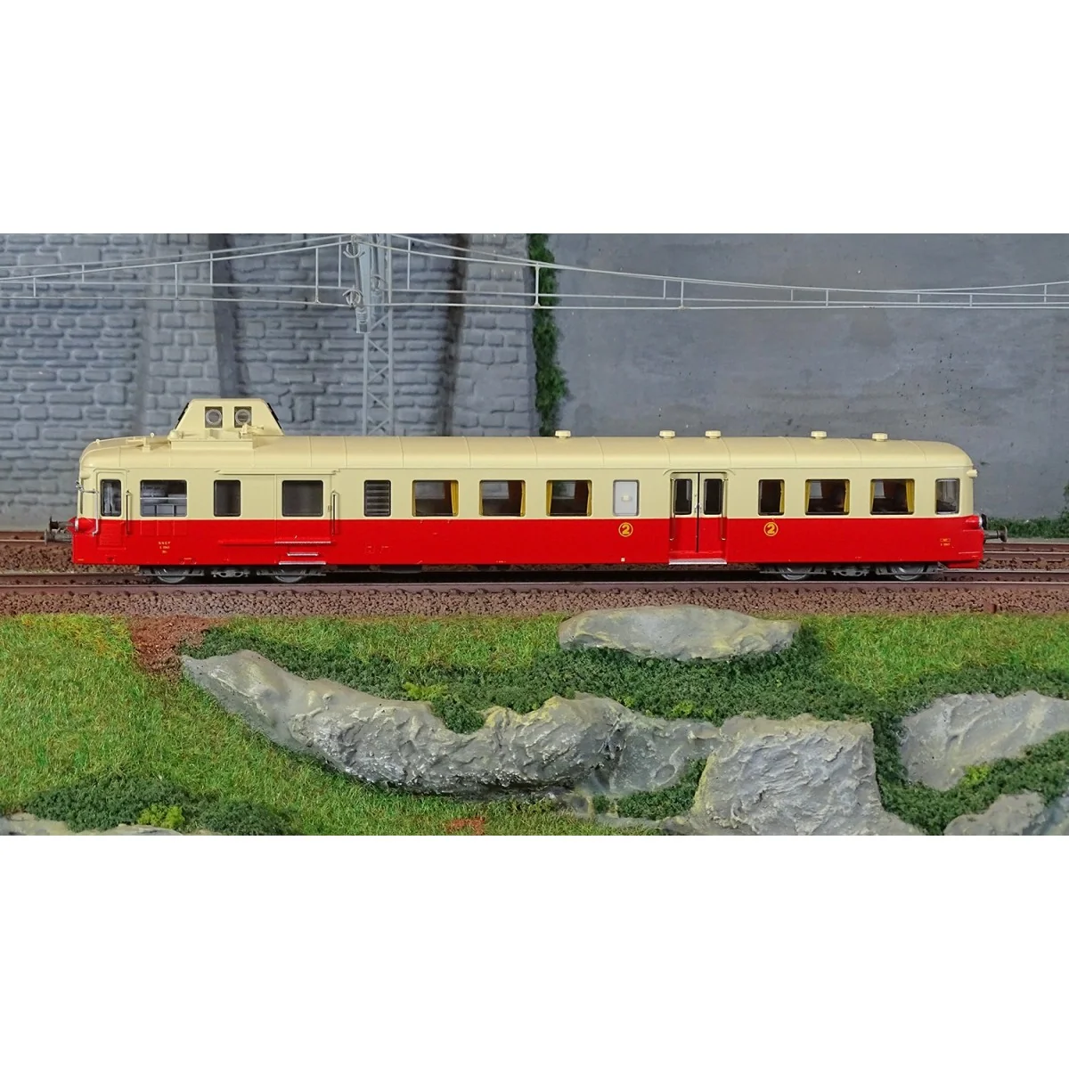 LS Models 10119S XBD 3943 Railcar, Picasso, Red/Cream, 2nd Class, N...