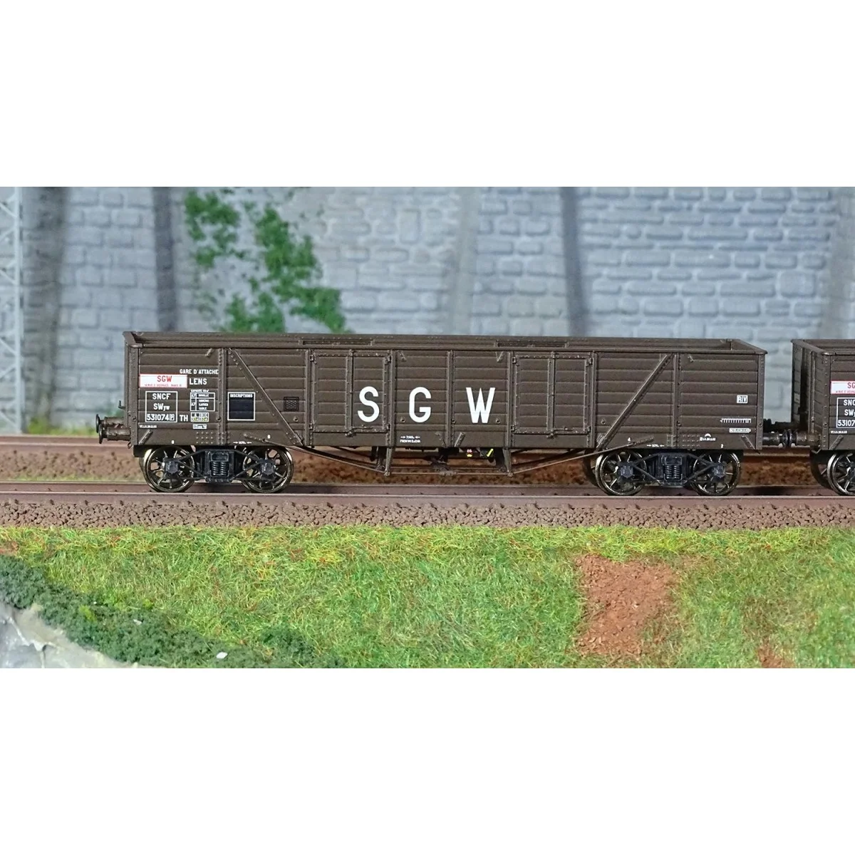 Ree Modeles WB854 Set of 3 Construction Wagons, Dump Truck, SNCF, SGW Ree Modeles WB854 Set of 3 Construction Wagons, Dump Truck, SNCF, SGW