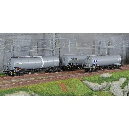 Roco_6600091-Roco 6600091 Set of 3 tank wagons, Zacns type, MILLET
