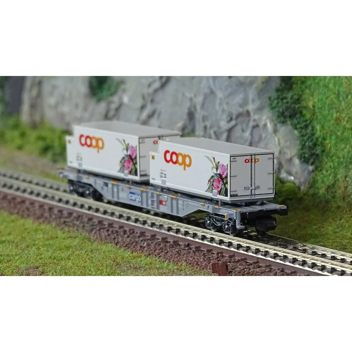 MiniTrix 15494 "Coop" refrigerated container wagon, SBB Cargo, N sc...