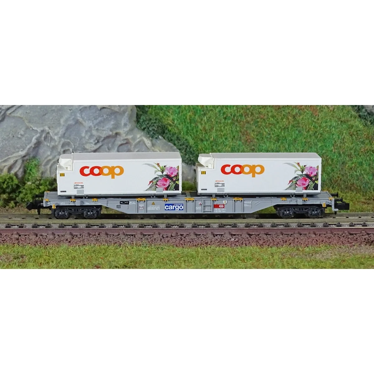 MiniTrix 15494 "Coop" refrigerated container wagon, SBB Cargo, N sc...