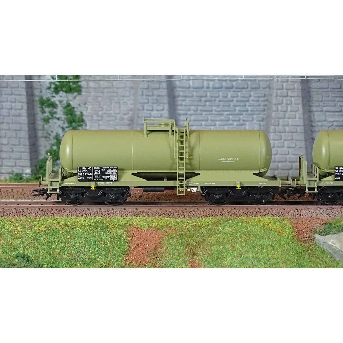 Marklin 46463 Set of 3 Zaes (Rah) type bogie tank wagons, CSD - Mar...