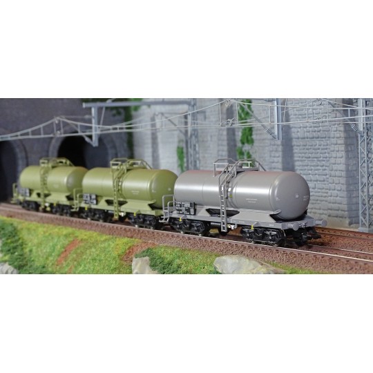 Marklin_46463-Marklin 46463 Set of 3 Zaes (Rah) type bogie tank wagons, CSD