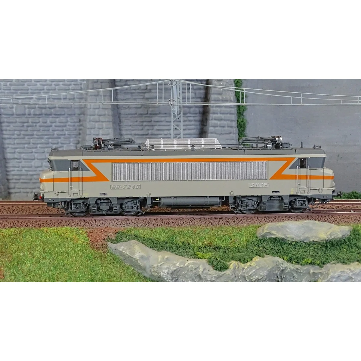 Ls Models 11207 SNCF BB 7240 electric locomotive, concrete grey/ora...