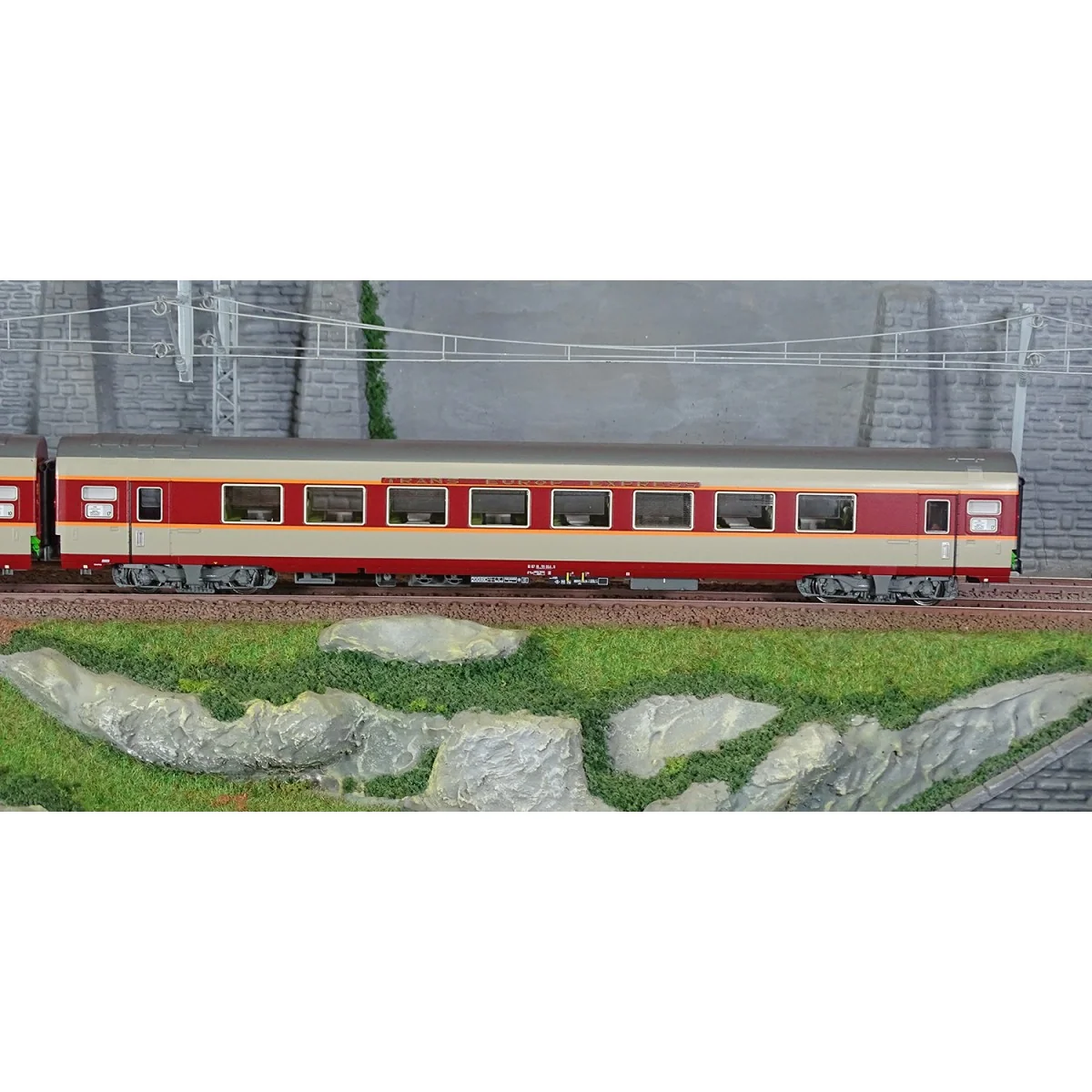 Ls Models 11004S Set Grand Confort Etendard Locomotive BB 7233 SNCF + A4Dtux + A8tu, livrée origine, sud-ouest, Sonore Ls models