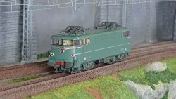 Ree Modeles MB202.S Locomotive électrique BB 9216, Verte, avec jupes, AVIGNON, sonore, panthos motorisés Ree Modeles MB-202.S - 