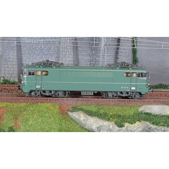 MB-202-Ree Modeles MB202 BB 9216 Electric Locomotive, Green, with skirts, AVIGNON