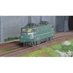 Ree Modeles MB203 BB 9218 Electric Locomotive, Green, without skirt...