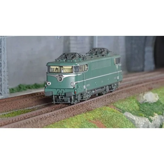 MB-203-Ree Modeles MB203 BB 9218 Electric Locomotive, Green, without skirts, without red lights, BORDEAUX