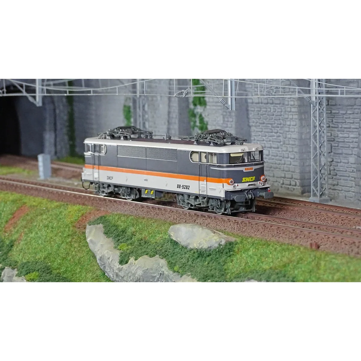 Ree Modeles MB205.S Locomotive électrique BB 9282, Corail moderne, PARIS SO, sonore, panthos motorisés Ree Modeles MB-205.S - 3