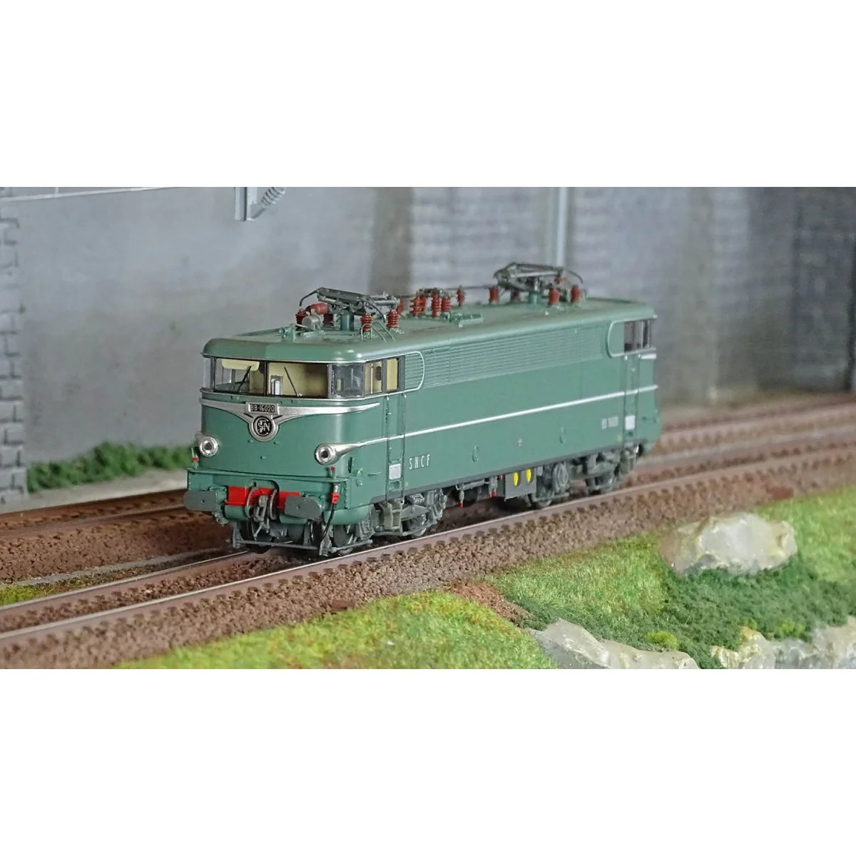 Ree Modeles MB206 BB 16020 Electric Locomotive, Green, with skirts,...