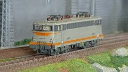 Ree Modeles MB207.S Locomotive électrique BB 16028, Livrée Béton, Logo Nouille, ACHERES, sonore, panthos motorisés Ree Modeles M