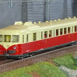 Ree Modeles MB227 Autorail X 2902 version origine, 1ère classe, Rouge et Crème, NANCY, SNCF Ree Modeles MB-227 - 1