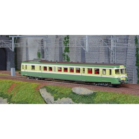 MB-228.S-Ree Modeles MB228.S X 2899 railcar, original version, 1st class, green and yellow, Rennes, SNCF, digital sound