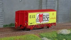 Ls Models 30680 Wagon EVS, Hs, SNCF, jaune, toit & châssis rouge, parois planes, la MEUSE Ls models Lsm_30680 - 1