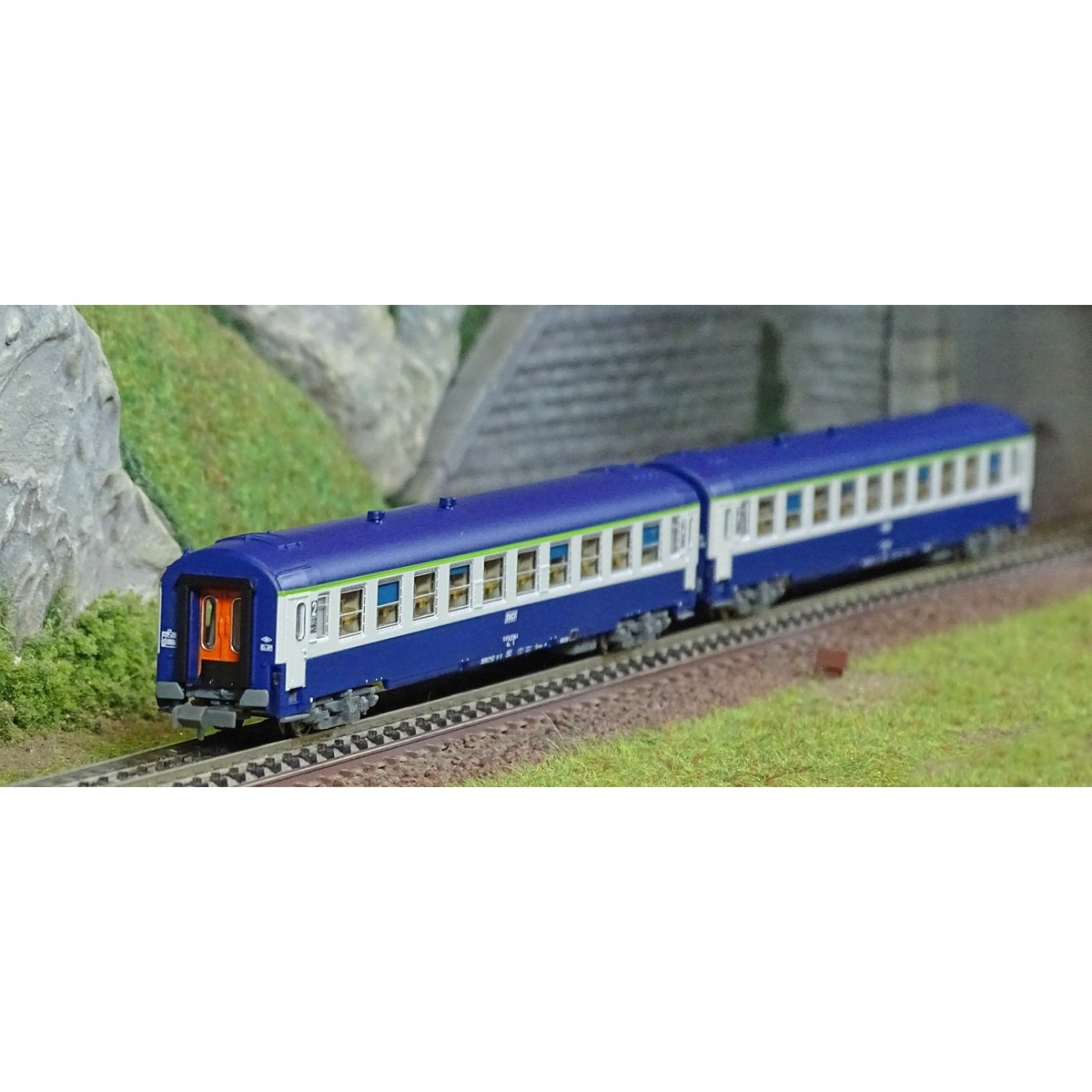 REE Modeles NW189 Set of 2 UIC B9c9x sleeping cars, low roof, TEN l...