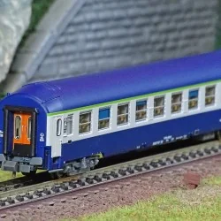 REE Modeles NW220 Voiture Couchette UIC B9c9x, toit haut, Livrée TEN, Logo Casquette, N- 1/160 Ree Modeles NW-220 - 1