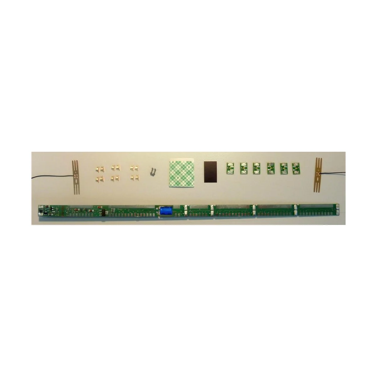 Roco 40420 LED Wagon Lighting Board, HO - Roco - Roco_40420 Roco 40420 LED Wagon Lighting Board, HO - Roco - Roco_40420