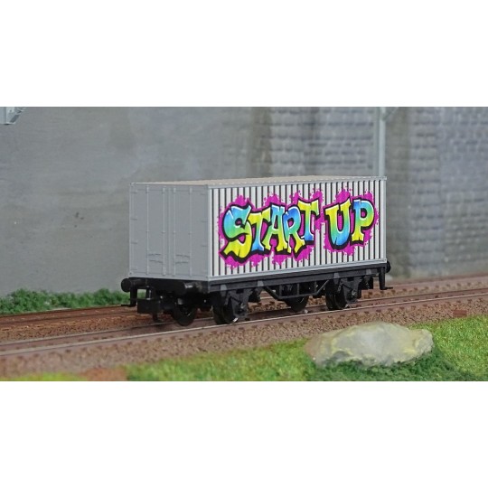 Marklin_44831-Marklin 44831 Container Wagon, Graffiti