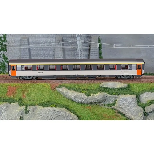 Lsm_40381-LS Models 40381 Voiture voyageurs VSE A9u, Corail, logo nouilles