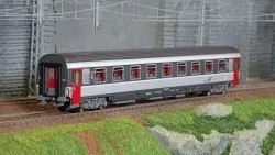 LS Models 40385 Voiture voyageurs VSE A9u, Corail +, logo casquette Ls models Lsm_40385 - 1