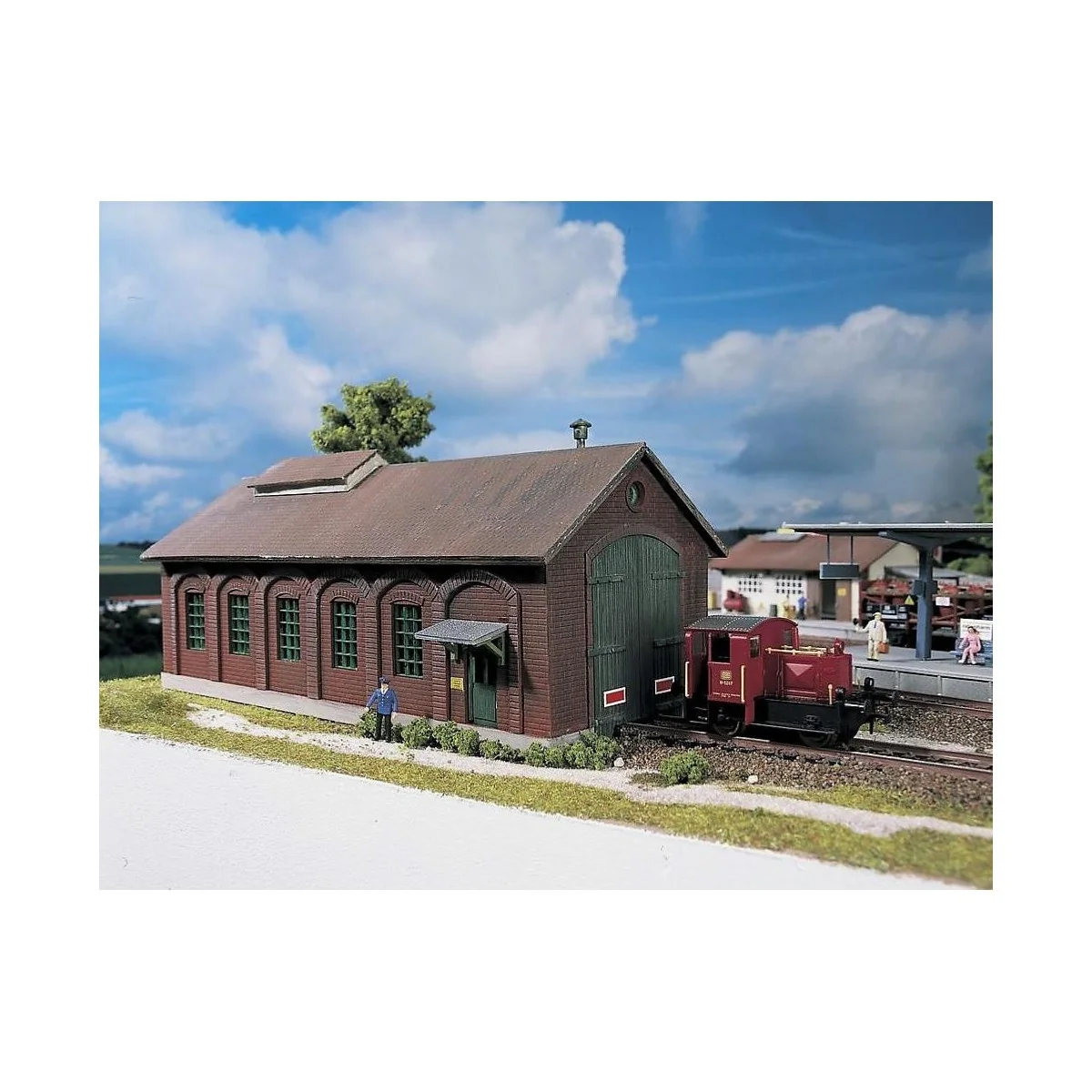 Piko 61823 Model Kit, Burgstein Locomotive Shed or Garage - Piko_61823