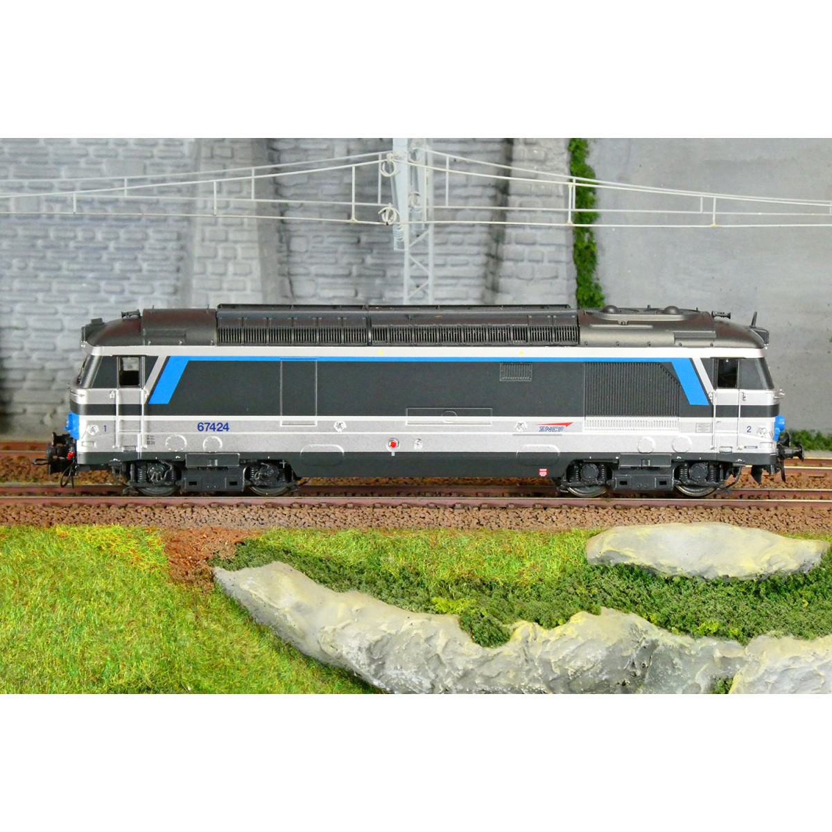 Ree Modeles MB240.S BB 67424 diesel locomotive, Isabelle livery, SN...