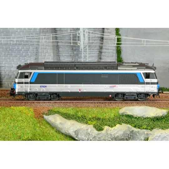 MB-240-Ree Modeles MB240 BB 67424 diesel locomotive, Isabelle livery, SNCF, Bordeaux depot