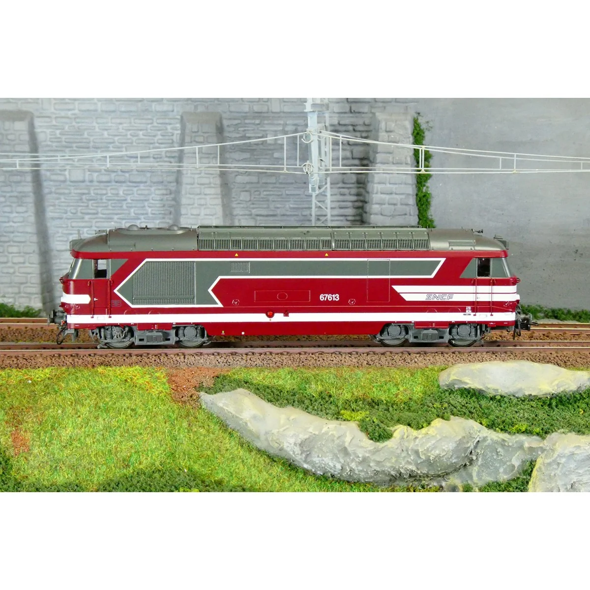 Ree Modeles MB243 BB 67613 diesel locomotive, Capitole CMR livery, ...
