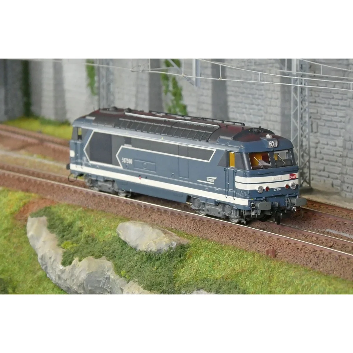 Ree Modeles MB250 BB 67590 Diesel Locomotive, Cap/Carmillon Logo, SNCF