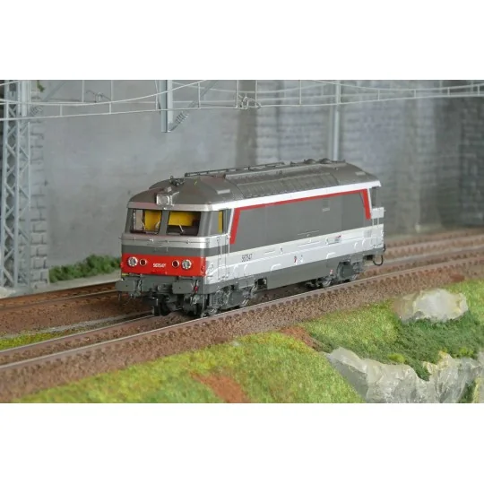 MB-251-Ree Modeles MB251 BB 67547 diesel locomotive, Multiservices livery, SNCF