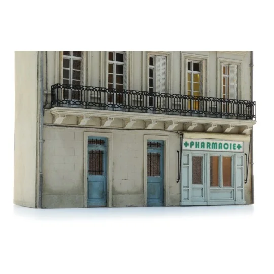 Artitec 10.430 Martin Family Shopfront Façade Kit Arti_10.430-Artitec 10.430 Martin Family Shopfront Façade Kit