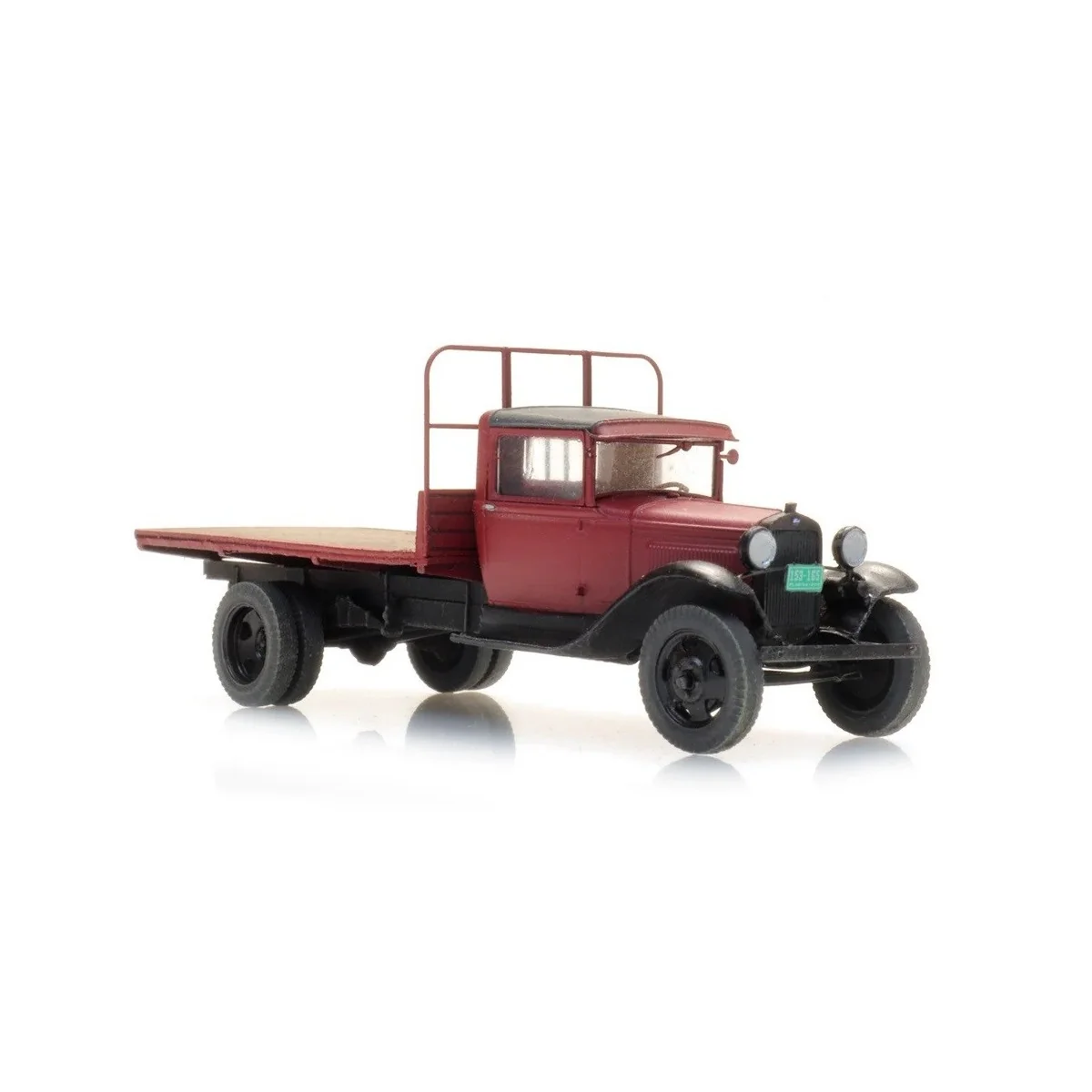 Artitec 387.502 Ford Model AA flatbed truck with hay load