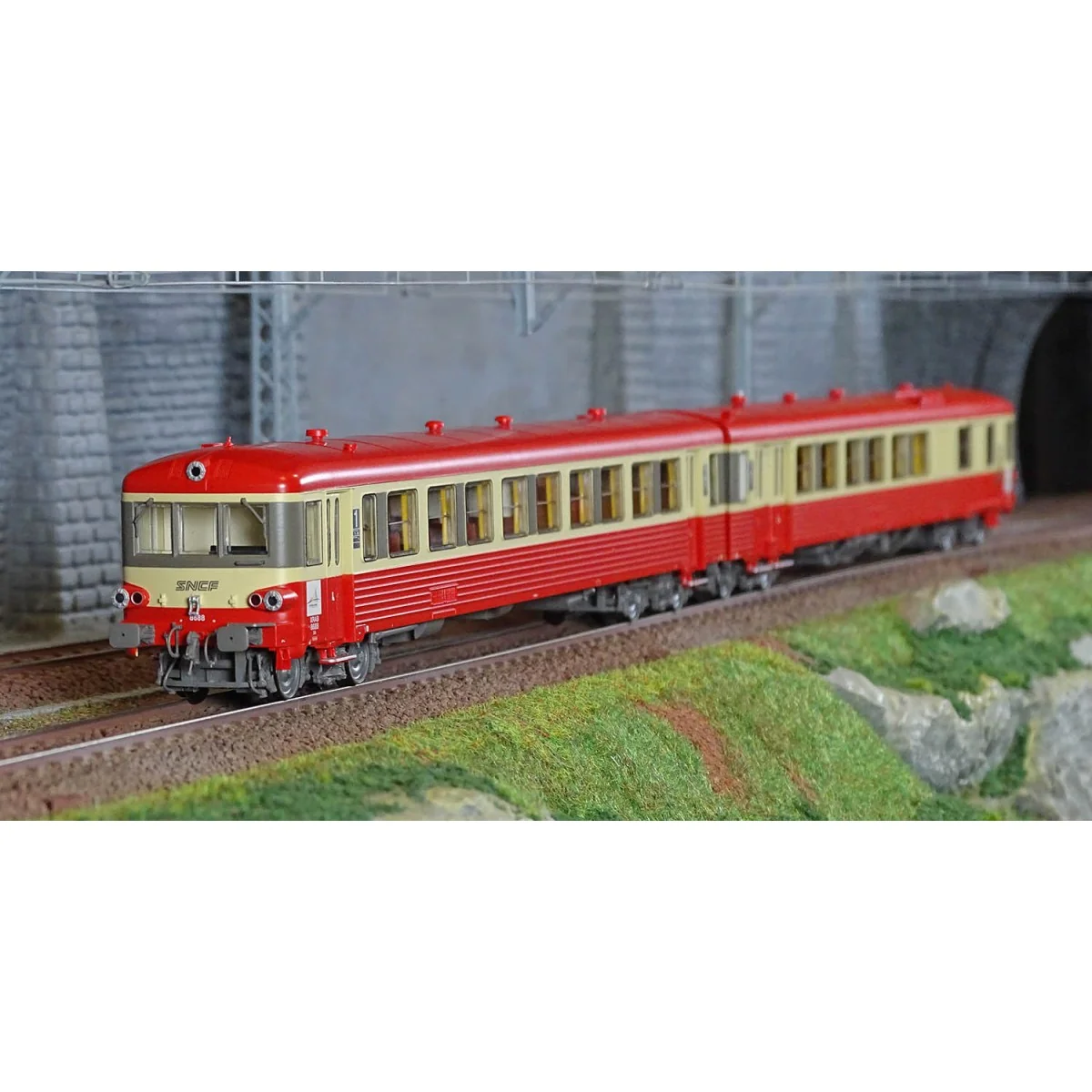 LS Models 10064 Autorail EAD X4691 - XR8688, rouge crème, décoration 1976, Lyon-Vaise Ls models Lsm_10064 - 1