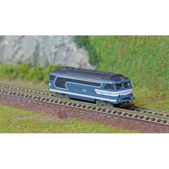 AZAR_L01-BL4A-Azar L01-BL4A BB 67411 diesel locomotive, SNCF, blue livery, "noodle" logo, Z scale