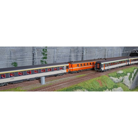 MW_2007-Models World 2007 Set of 7 cars, "Vauban" Express train, SNCF, SNCB