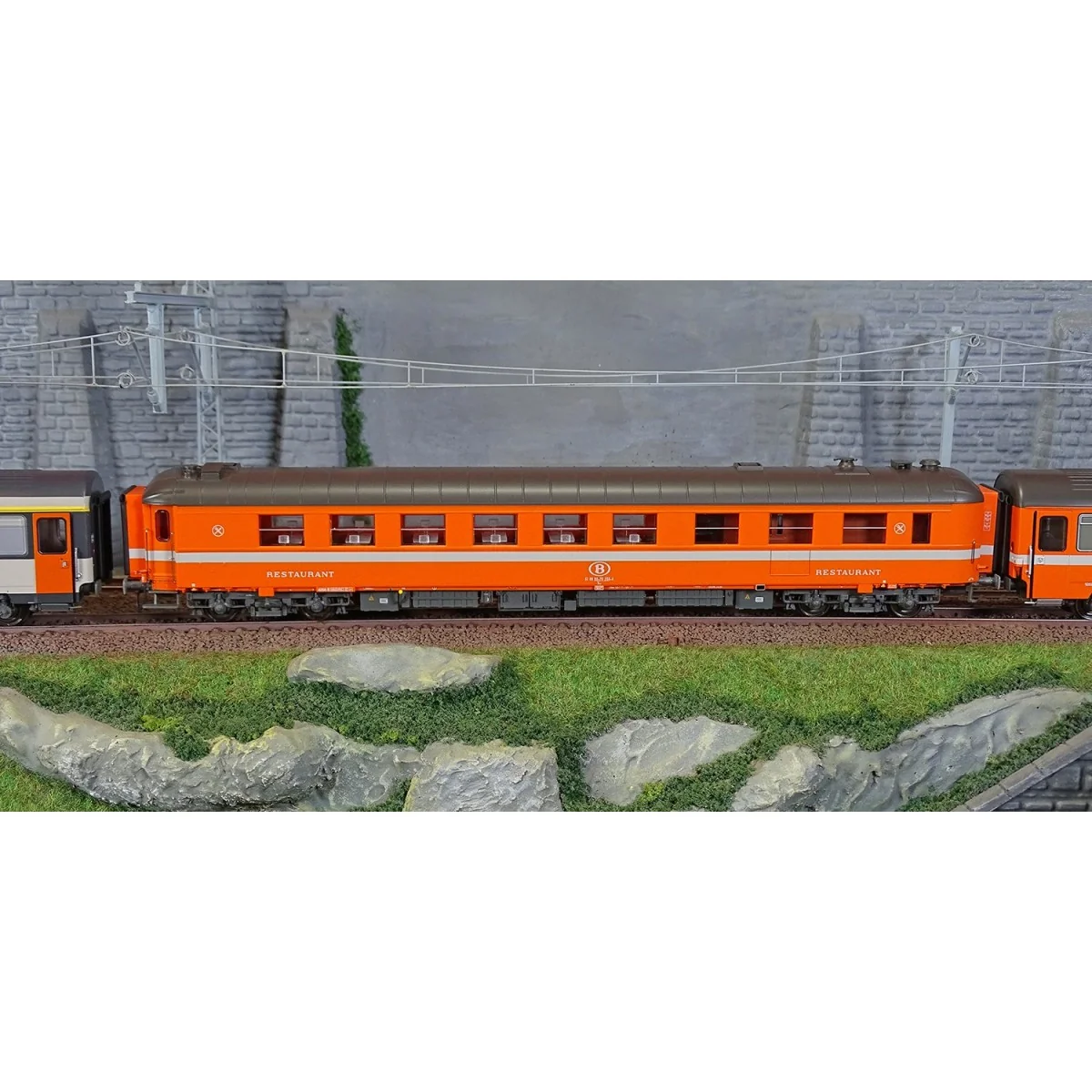Models Word 2007 Set de 7 voitures, train Express "Vauban", SNCF, SNCB Models World MW_2007 - 4 Models Word 2007 Set de 7 voitures, train Express "Vauban", SNCF, SNCB Models World MW_2007 - 4