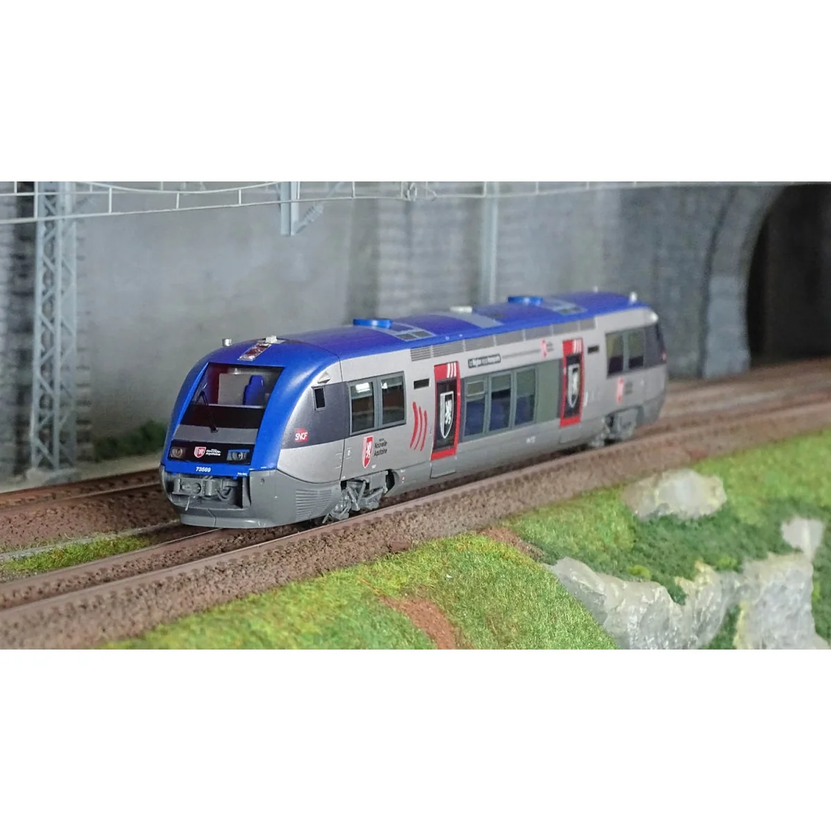 Jouef HJ2438S X 73500 diesel railcar, SNCF, Nouvelle Aquitaine (Bor...